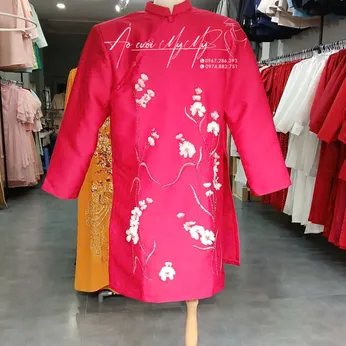 ÁO DÀI CHÚ RỂ ĐỎ CÁCH ĐIỆU KẾT HOA NỔI