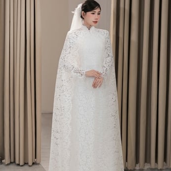 ÁO CHOÀNG TRẮNG REN HOA