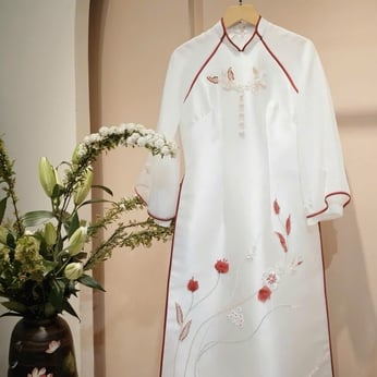ÁO DÀI CÔ DÂU TRẮNG VIỀN ĐỎ