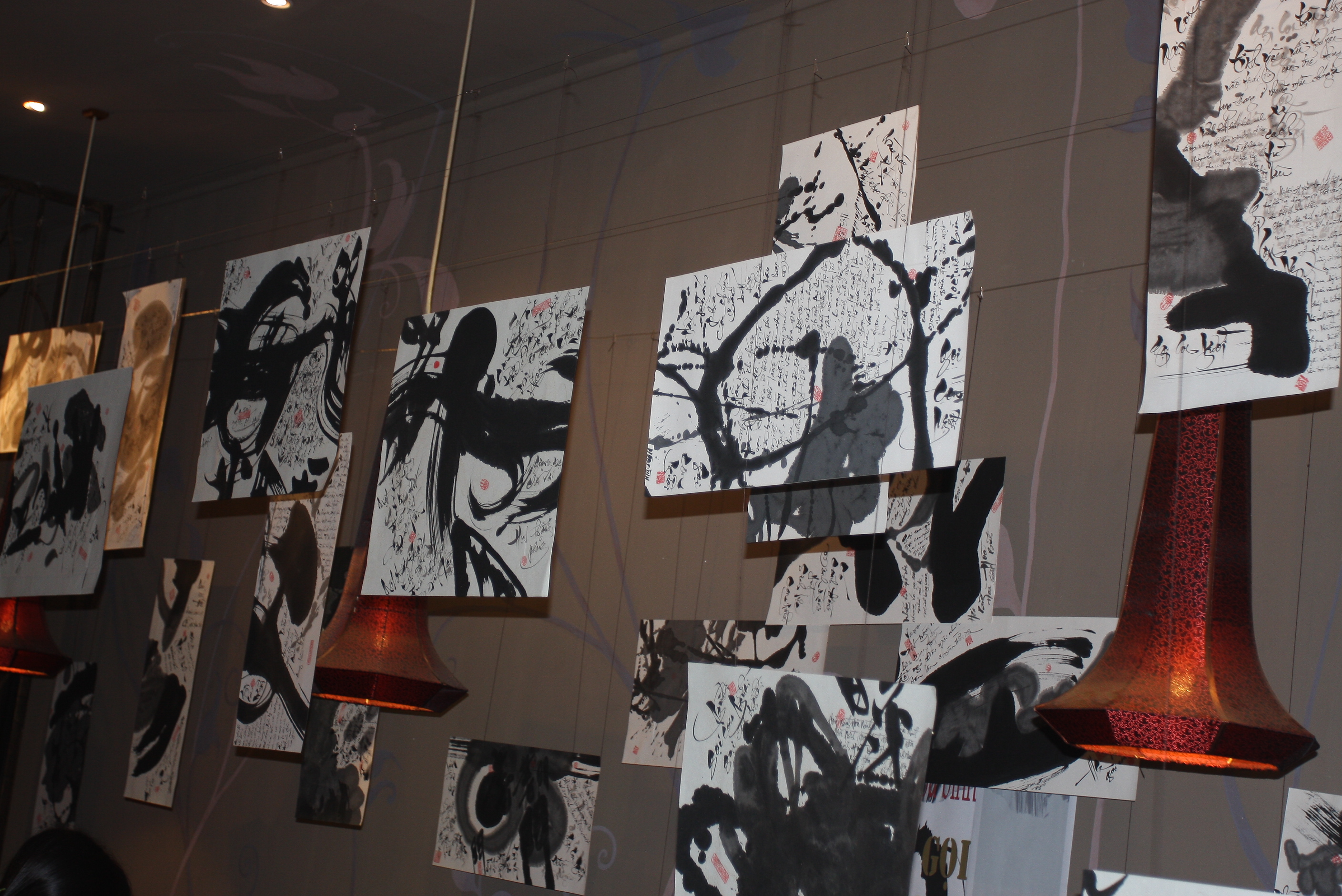 Rừng chữ từ các bức tranh chữ "Gọi con người" Rừng chữ từ các bức tranh chữ "Gọi con người"