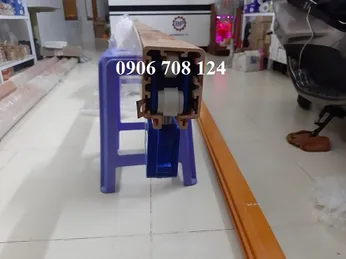 Mua ray điện hộp kín ở đâu?