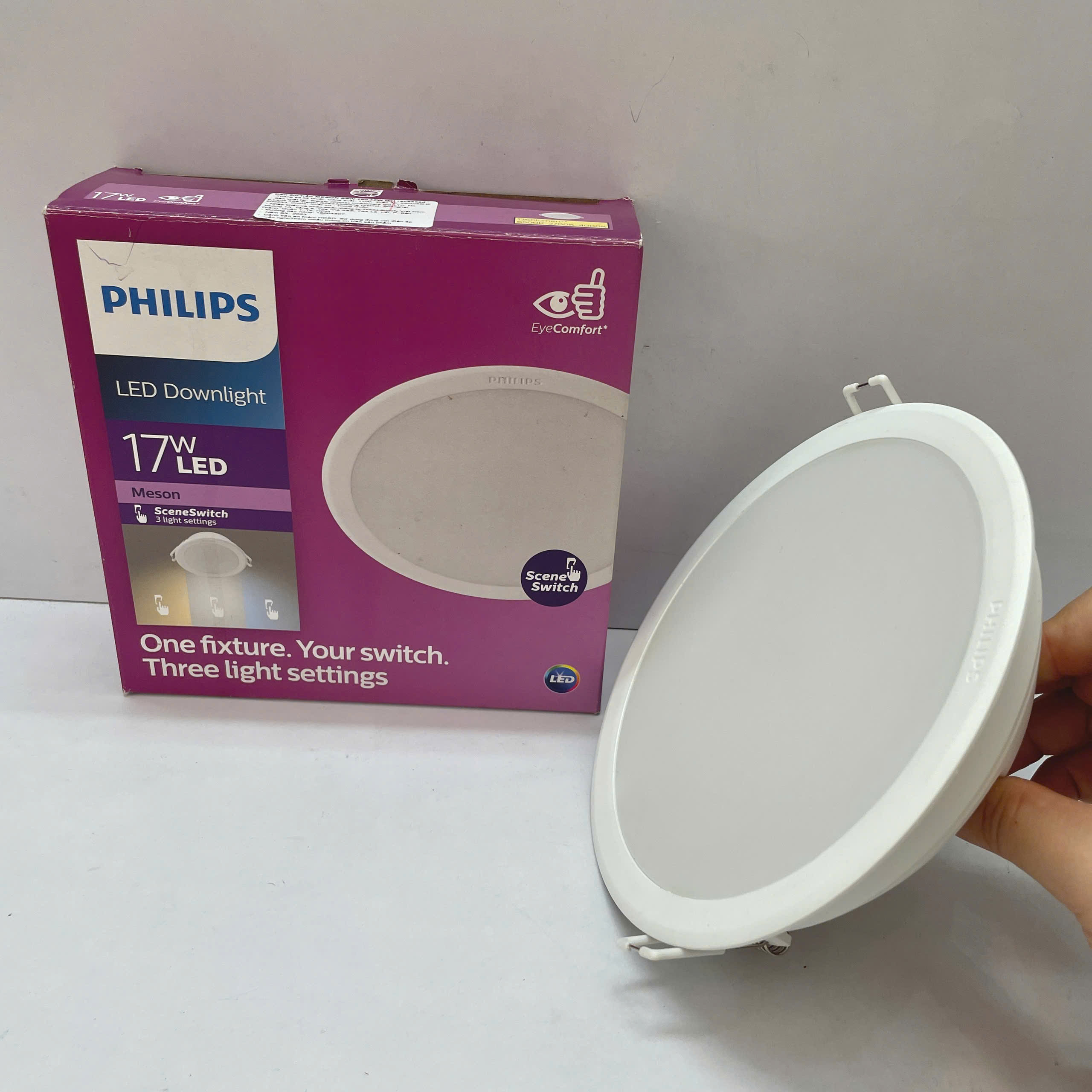 Hướng dẫn lắp đặt Đèn downlight âm trần đổi màu Led Philips Meson SSW