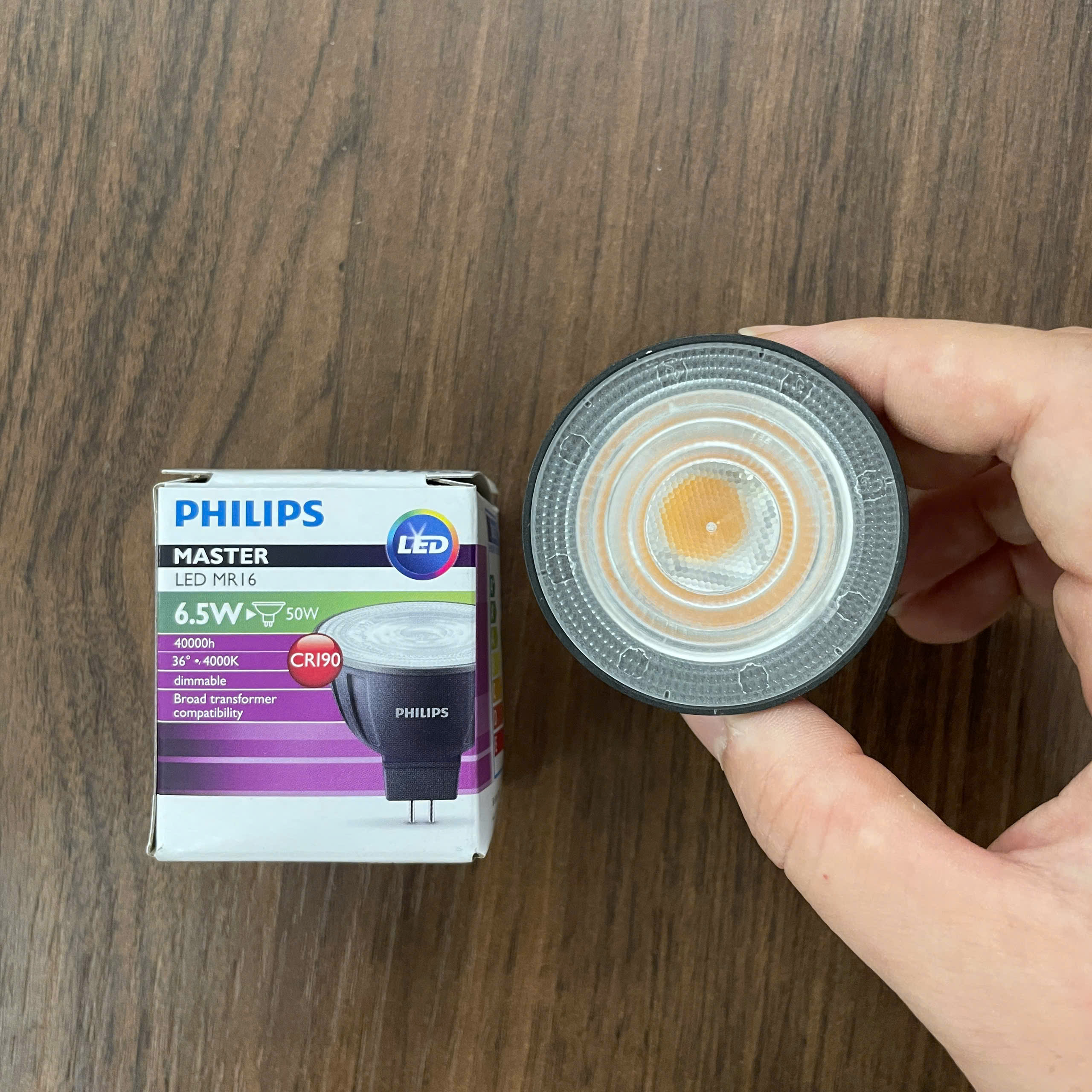 Không gian sống cao cấp với Đèn Downlight Philips