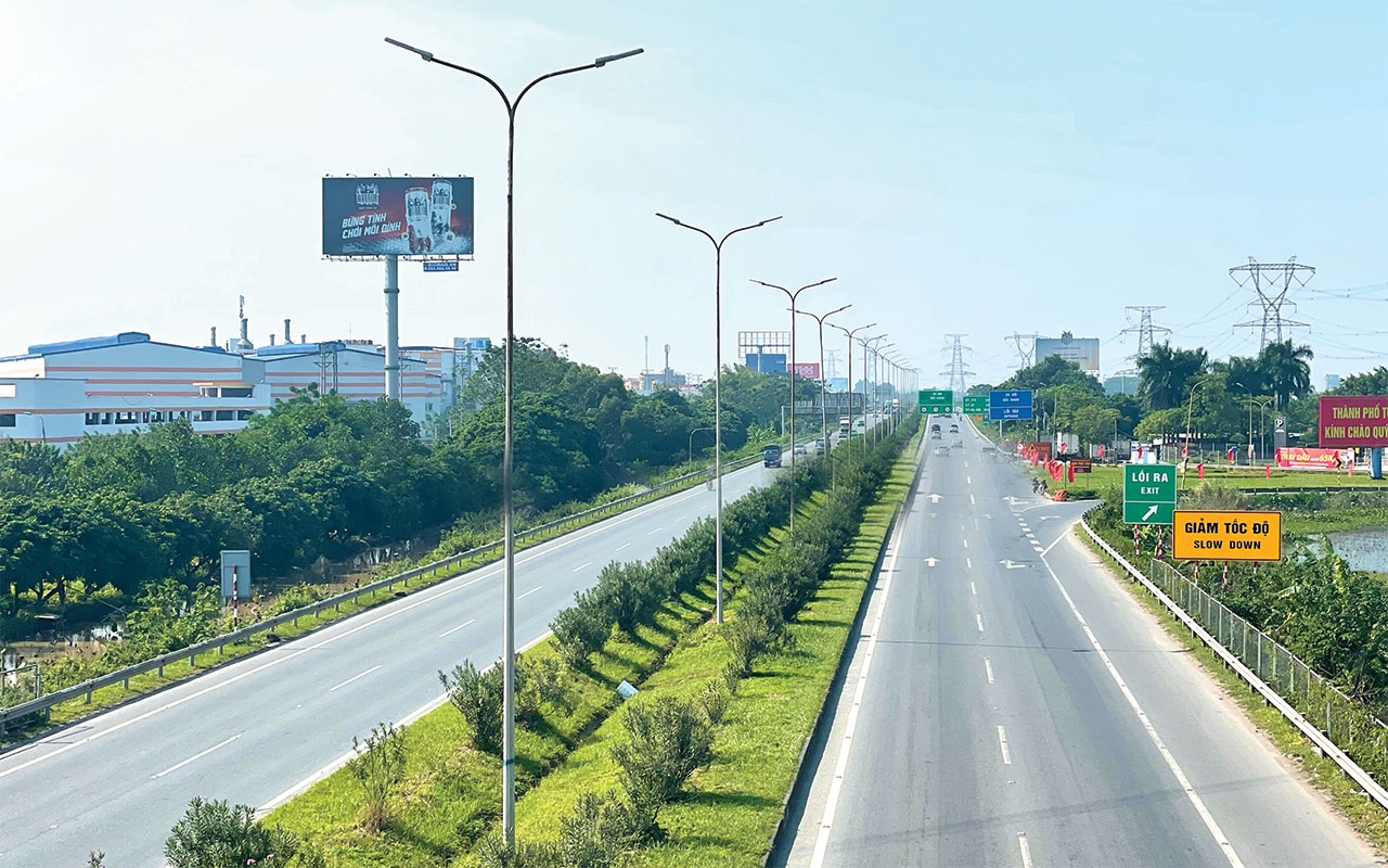 Đèn Đường Led Streetlight Philips Inside BRP372 145W kiến tạo không gian đô thị an toàn và đẳng cấp.