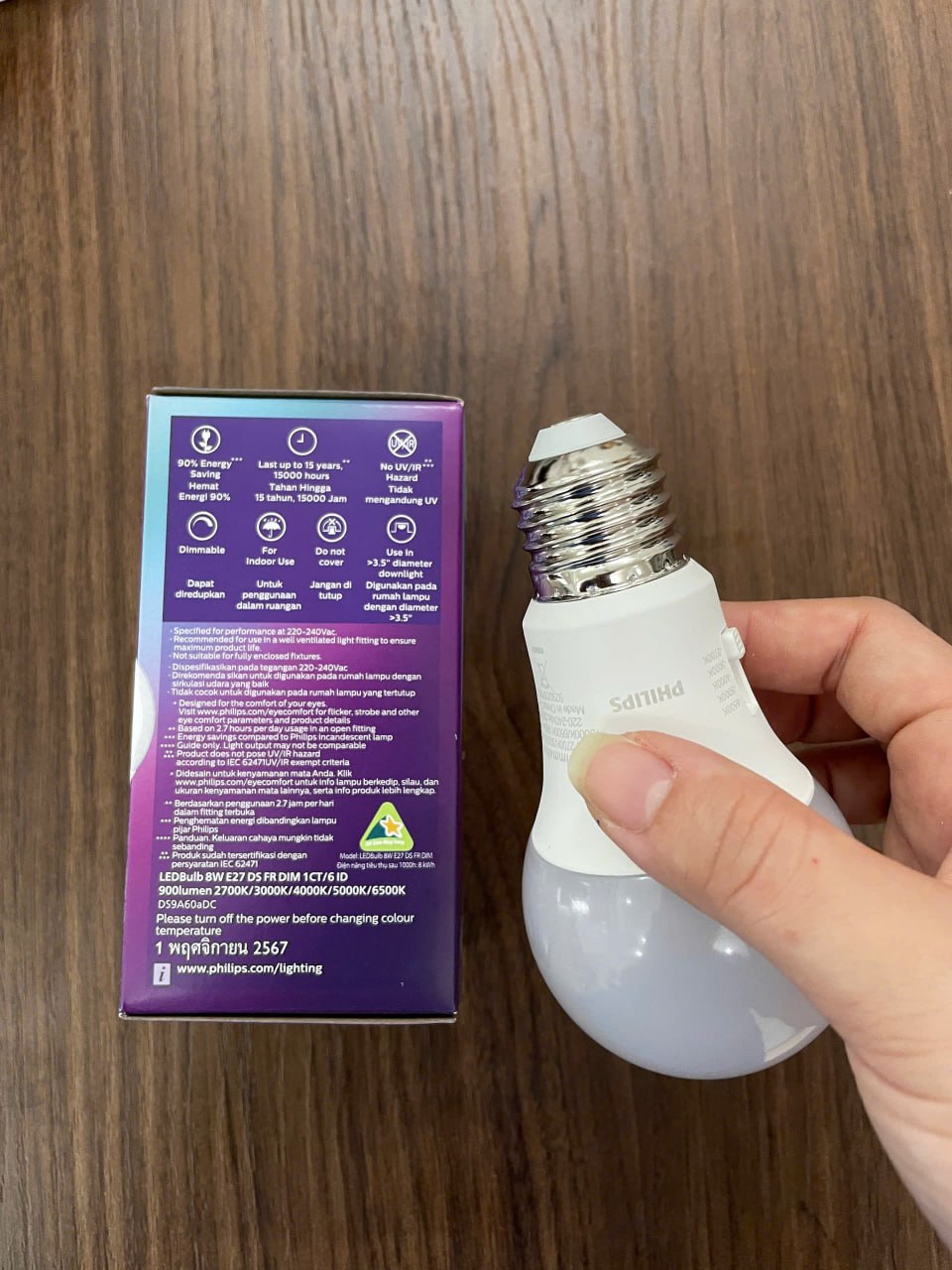 Thông số kỹ thuật của Bóng đèn tròn LED Bulb đổi màu Led Philips 8W E27