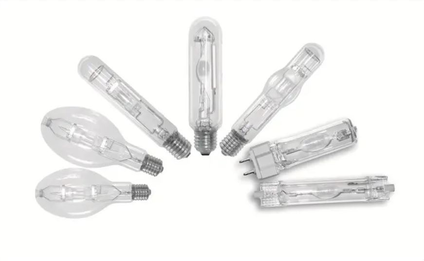 Bộ đèn cao áp ngoài trời Philips dành cho sân bóng đá Bộ đèn cao áp ngoài trời Philips dành cho sân bóng đá