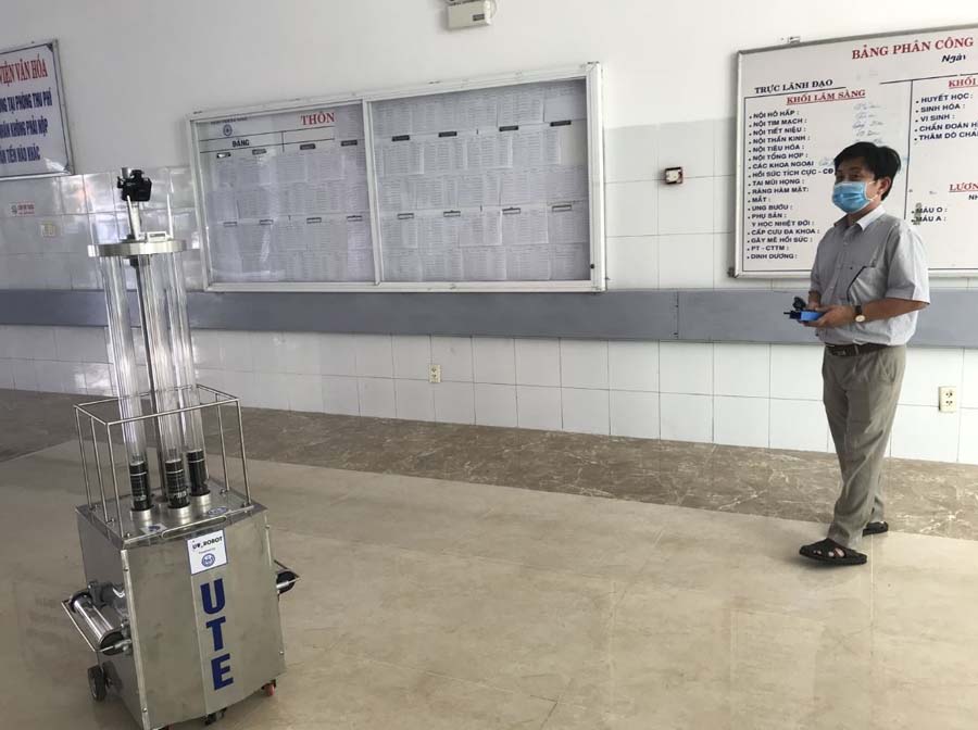 Nhiều trường đã sử dụng bóng đèn cực tim tia UV diệt khuẩn trường học Nhiều trường đã sử dụng bóng đèn cực tim tia UV diệt khuẩn trường học