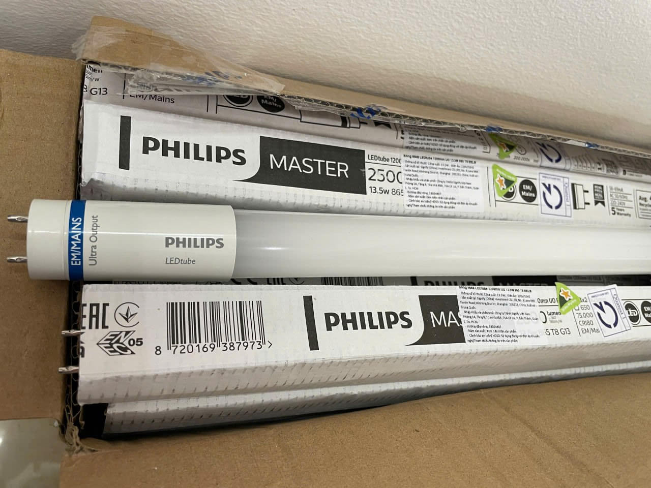 Ứng dụng của Bóng đèn Ledtube Philips Master LEDtube 1200mm UO 13.5W 865 T8