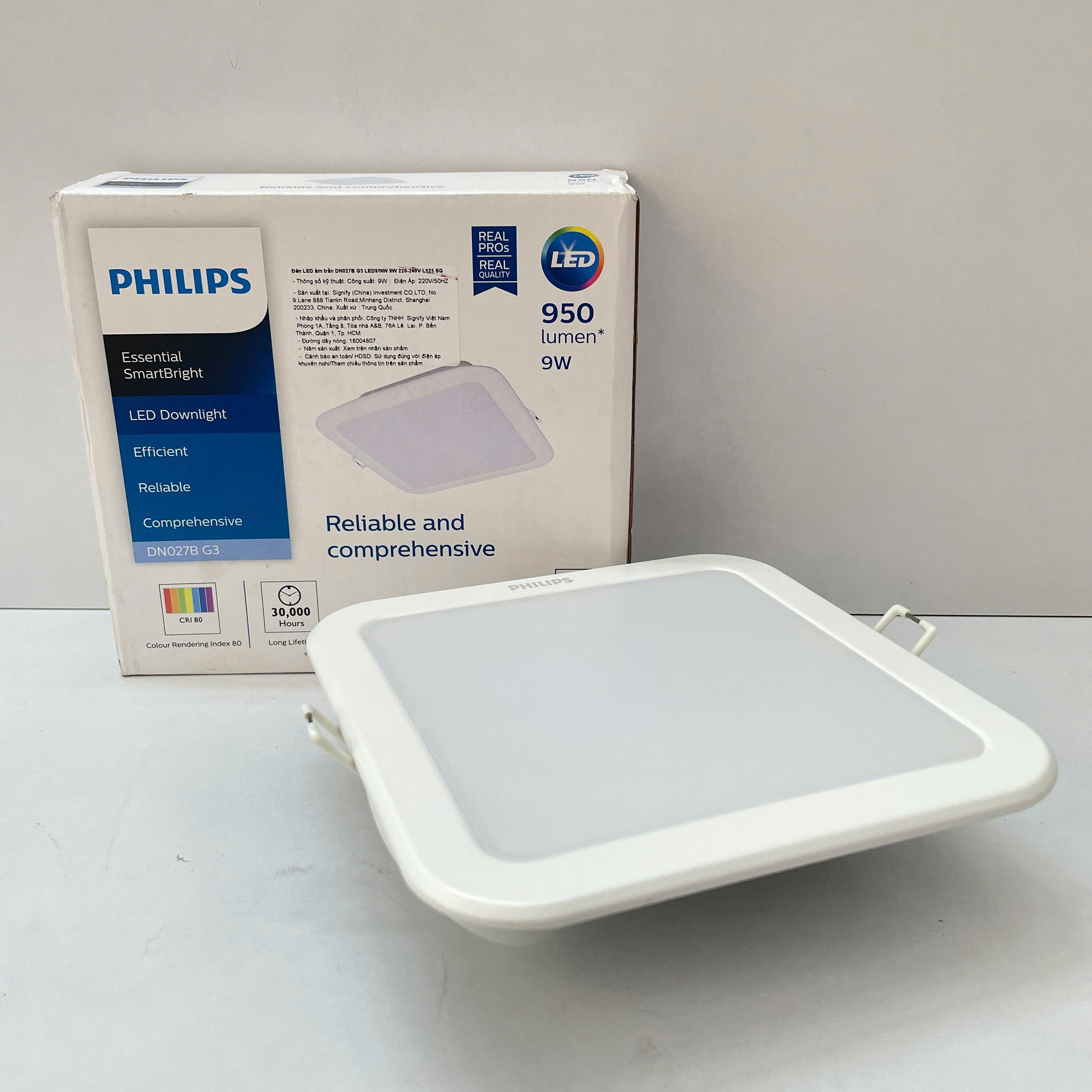 Đèn downlight âm trần vuông Led Philips DN027B G3 trong không gian sống
