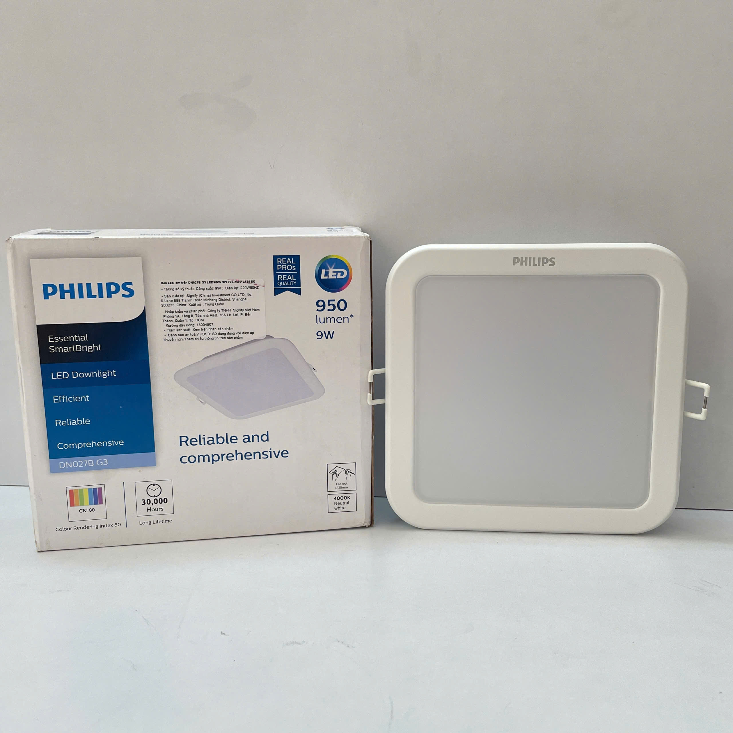 Thiết kế tinh tế của Đèn downlight âm trần vuông Led Philips DN027B