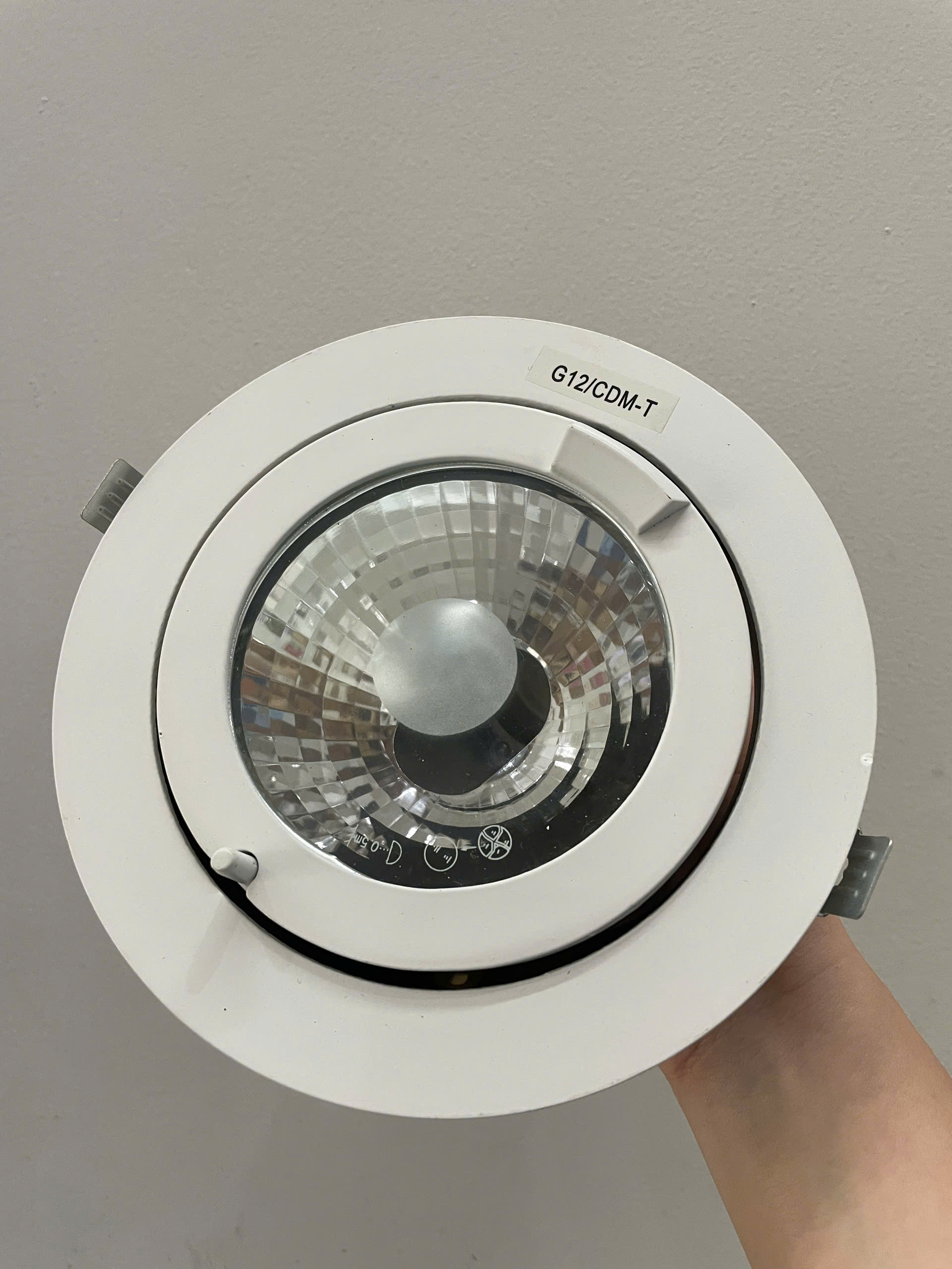 Thiết kế tinh tế của Bộ đèn cao áp CDM-T downlight âm trần Mestar