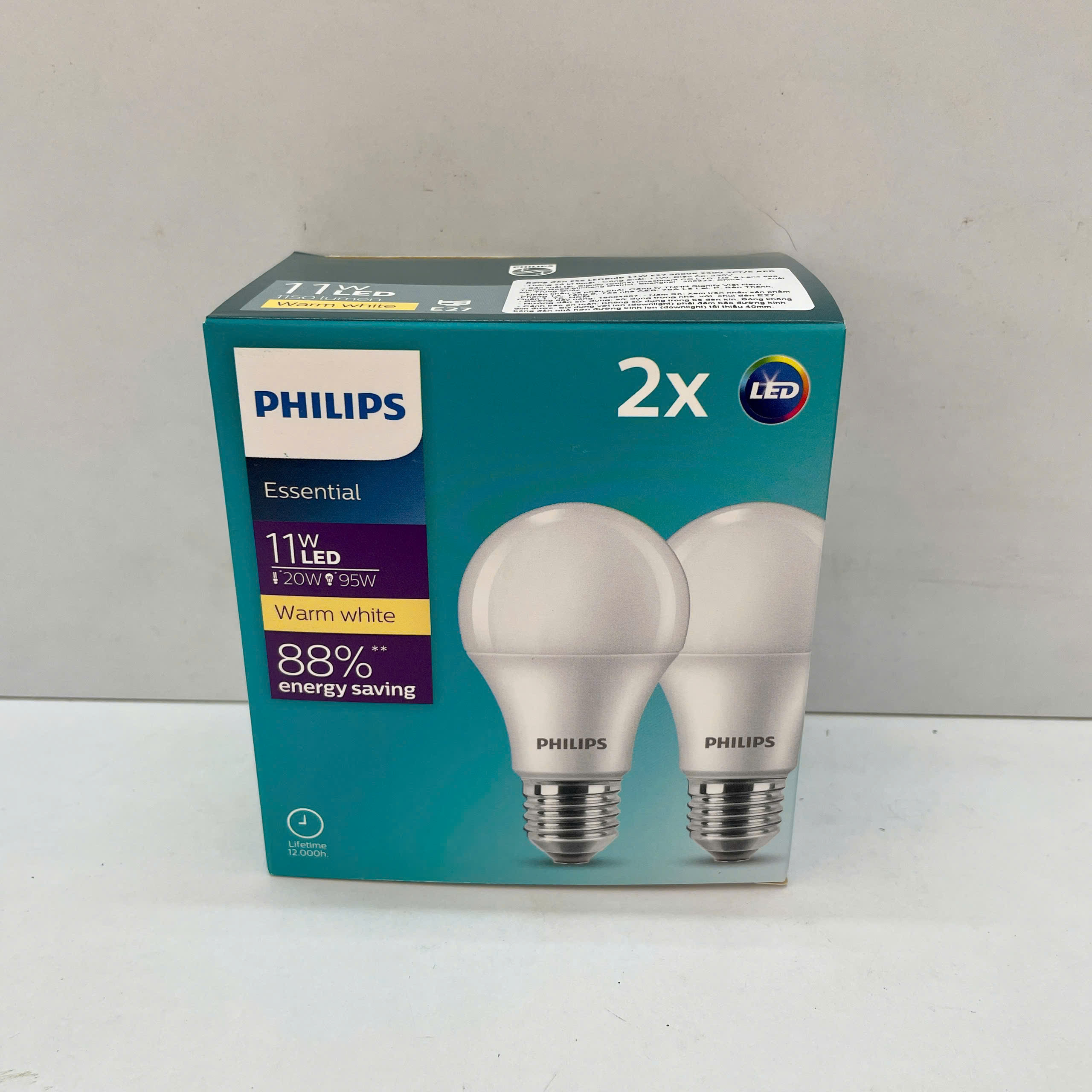 Thiết kế tinh gọn của bóng đèn Led bulb tròn Philips Essential 11W