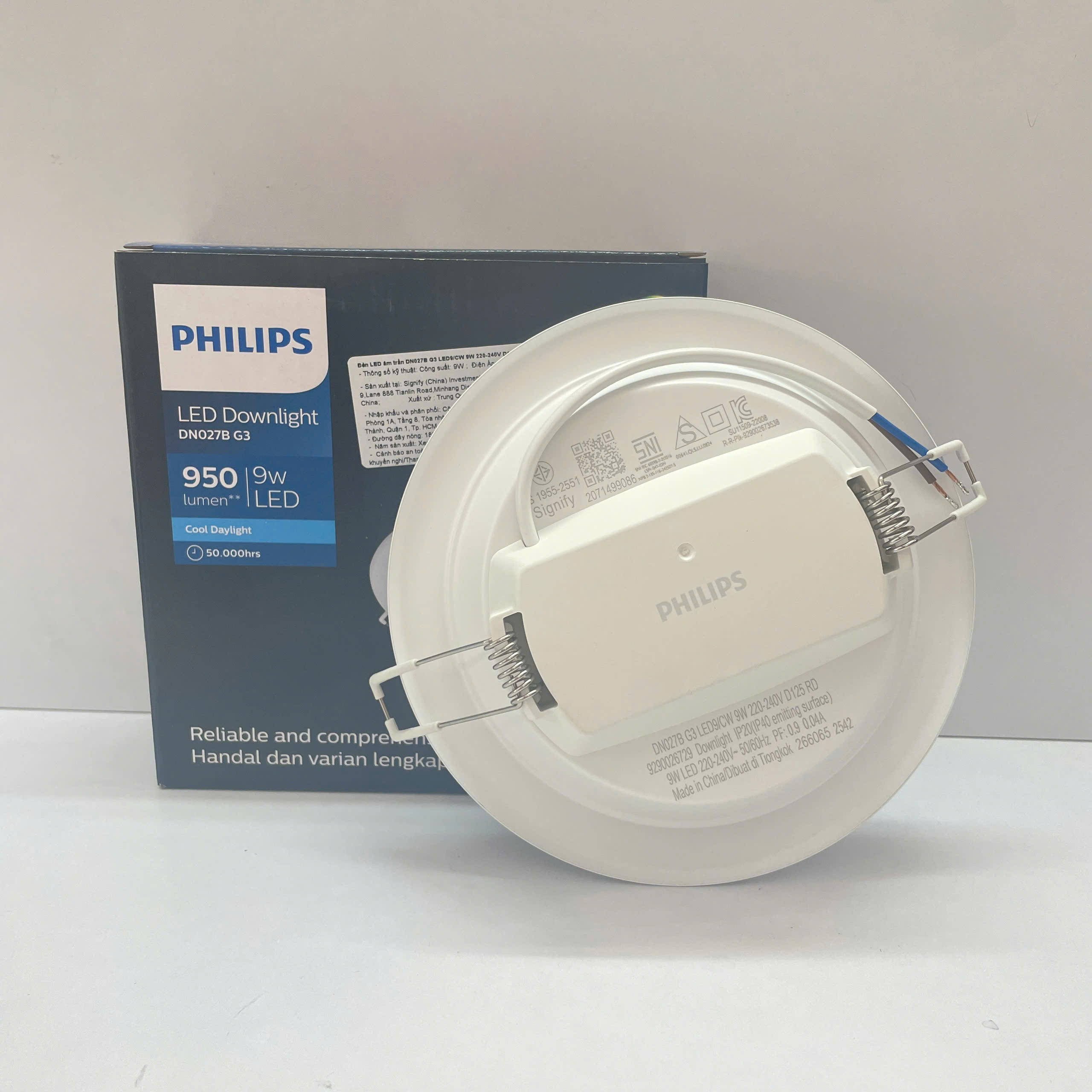 Ánh sáng dịu nhẹ từ đèn Philips DN027B G3