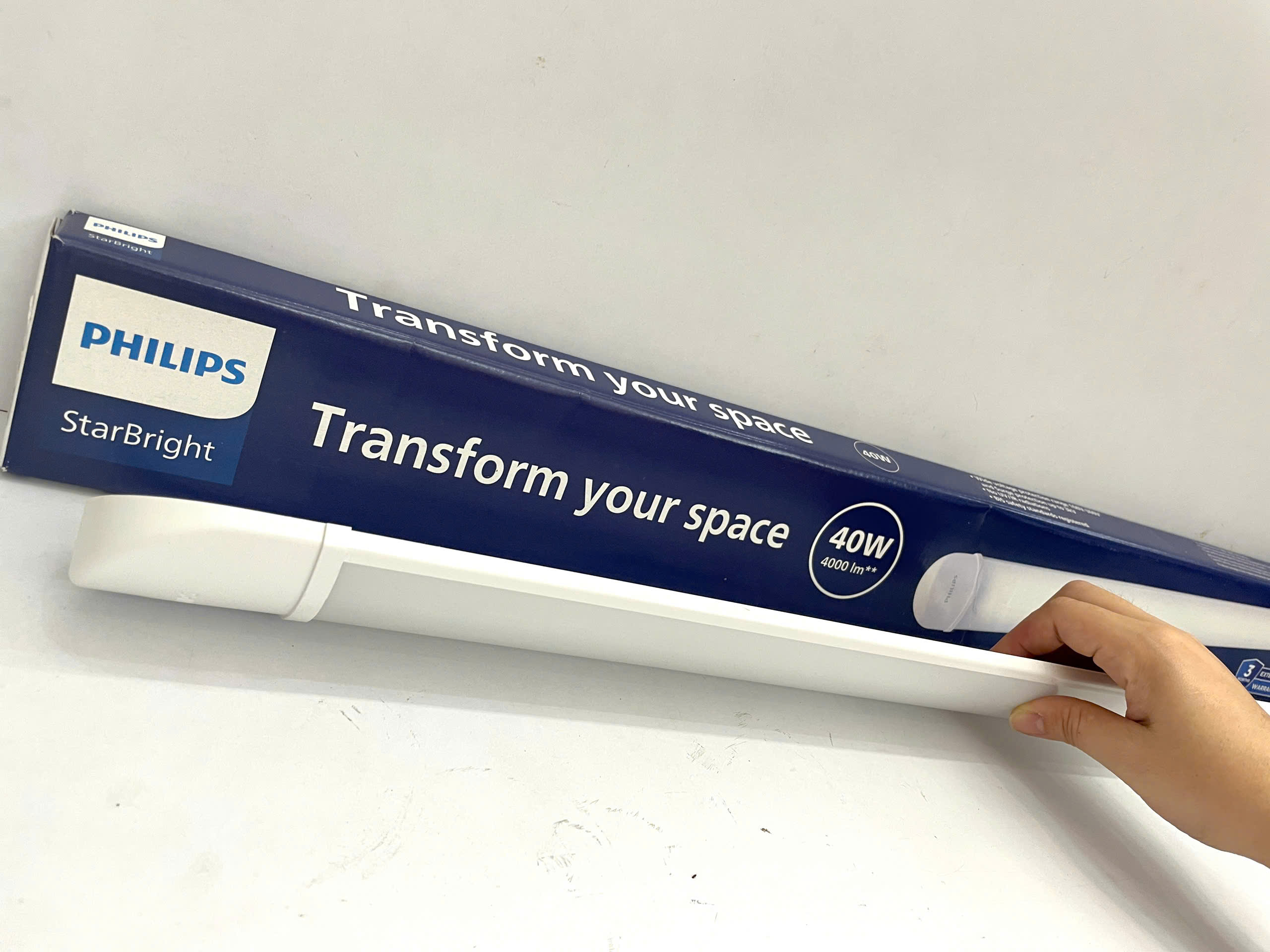 Thiết kế tinh tế của Máng đèn Led batten bán nguyệt Philips StarBright Wide Nxt 40W