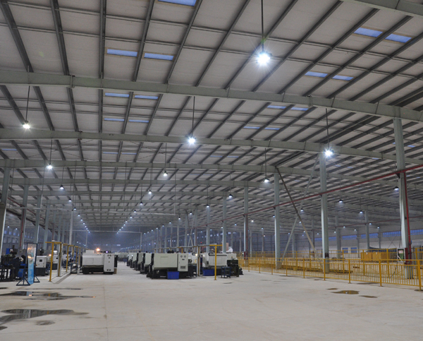 Đèn High Bay Led BYS 698P Xitanium Dim 150W840 Đèn High Bay Led BYS 698P Xitanium Dim 150W840