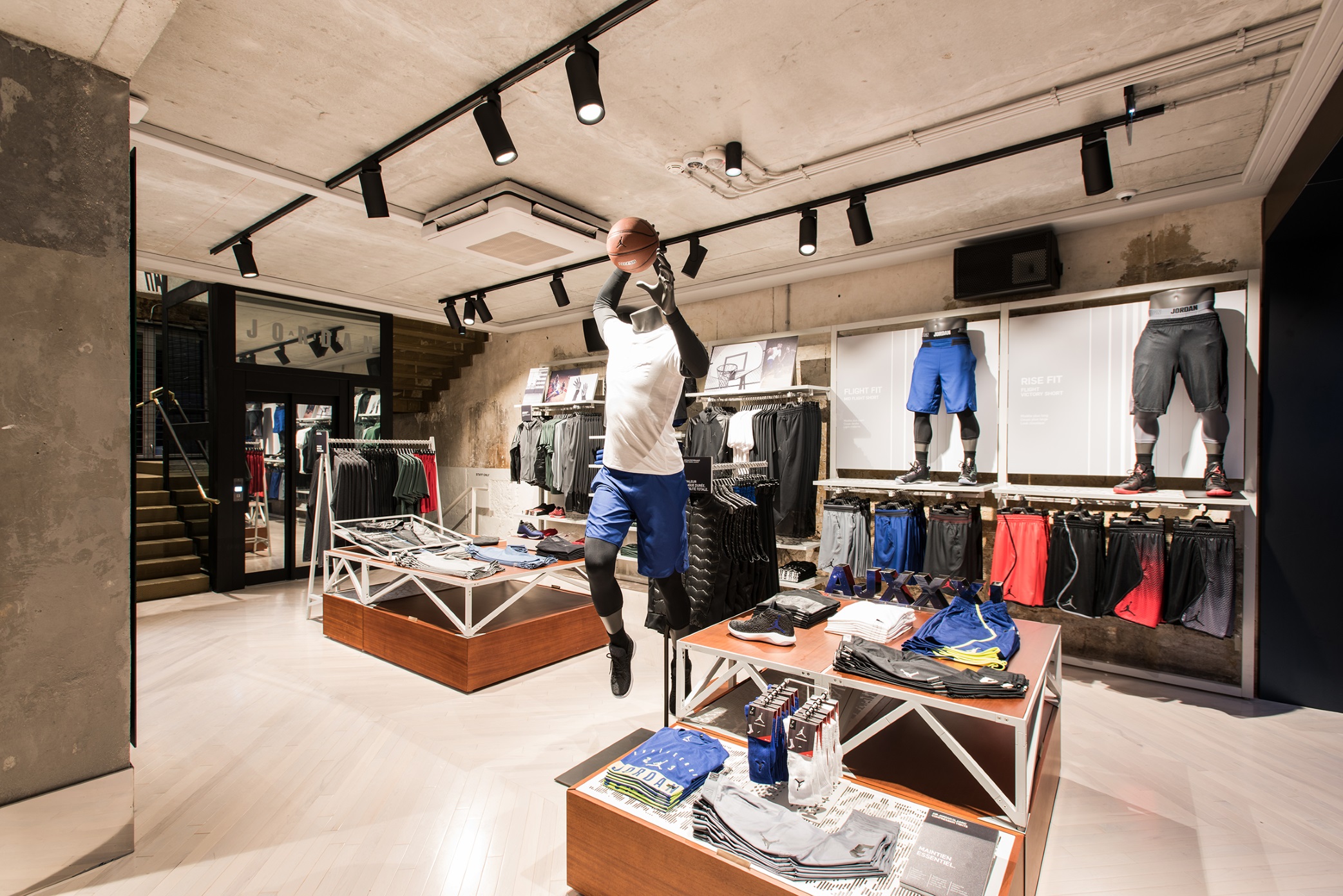 Đèn lắp thanh ray chiếu điểm Led Philips Tracklight ST030T 23W 5000K 220V quang thông 2000Lm Đèn lắp thanh ray chiếu điểm Led Philips Tracklight ST030T 23W 5000K 220V quang thông 2000Lm