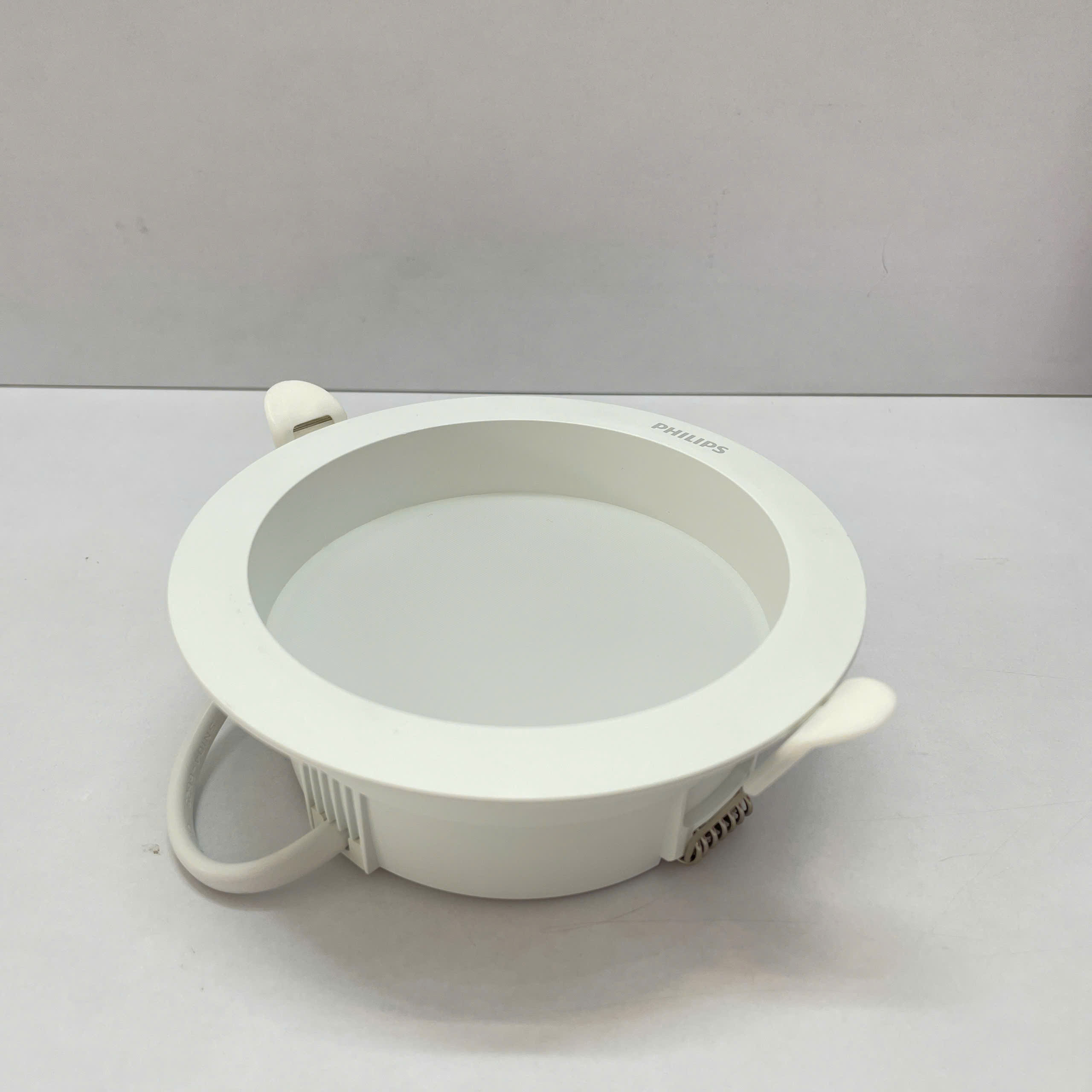 Phong cách sống đẳng cấp cùng Đèn downlight âm trần chóa sâu Led Philips Meson c Rc Rd D100