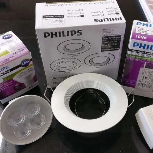 Chóa Đèn Downlight Âm Trần Philips QBS022-GU5.3 WH