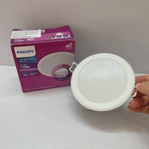 Nâng Tầm Không Gian Sống Chuẩn Mực: Khám Phá Đèn downlight âm trần Led Philips Meson IO 59447 D90 5W 6500K WH RECESSED 370lm – Nơi Ánh Sáng Kiến Tạo Phong Cách.