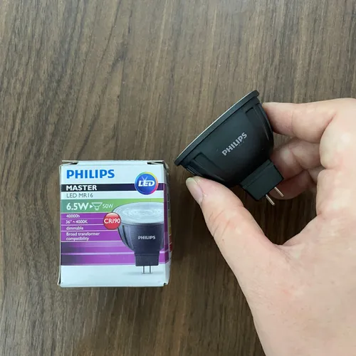 Khám phá sự hoàn mỹ: Bóng đèn chiếu điểm LED Spotlight Philips MASTER LED 6.5-50W 940 MR16 36D Dim 6.5W 4000K CRI>90 – Tinh hoa ánh sáng định hình không gian của bạn