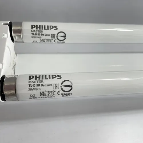 Tận Hưởng Sắc Màu Chân Thực Từng Khoảnh Khắc: Bóng đèn Philips TL-D90 36W/965 – Chuẩn D65, Khai Phóng Mọi Giác Quan.