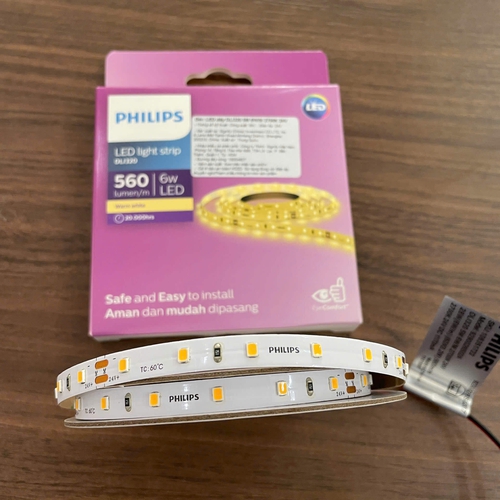✨ Biến hóa không gian sống với Đèn LED dây Philips DLI320 5M 6W/M 2700K 560LM 24V. Khám phá ánh sáng ấm áp, tinh tế cho phòng khách của bạn.
