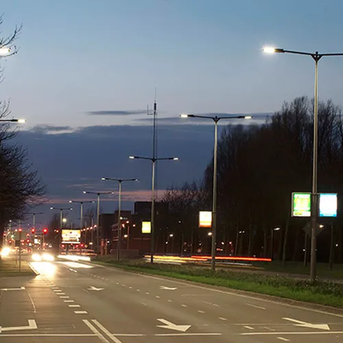 Đèn Đường Led Streetlight Philips Inside BRP371 120W: Ánh Sáng Tương Lai, Định Hình Đô Thị Hiện Đại