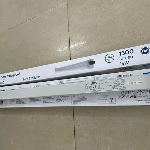 Kiến Tạo Không Gian Sáng Bất Tận: Trải nghiệm Bộ máng đèn LED chống thấm Waterproof Philips Ess SmartBright WP Batten WT035C 15W IP65