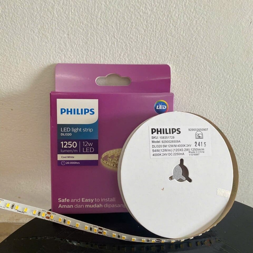 ✨ Biến không gian trang sức của bạn thêm phần rạng rỡ với Đèn LED dây Philips DLI320 5M 12W/M 4000K 1250LM 24V – Ánh sáng tinh tế nâng tầm đẳng cấp. Khám phá ngay!