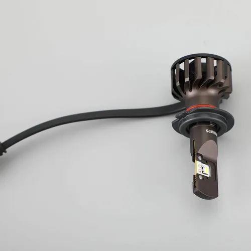 HB3/4 Pro 9000 LED 11005 U90 CW X2 12V-24V-5800K - Hộp 2 Bóng đèn pha LED Philips tăng sáng 250% cho xe hơi xe ô tô