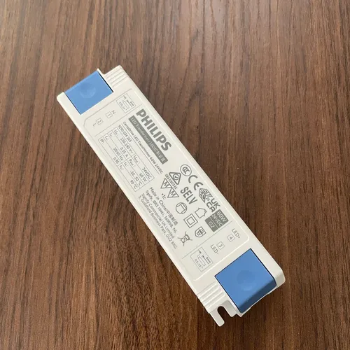 Kiến Tạo Ánh Sáng Hoàn Hảo. Khám Phá Nguồn Philips CertaDrive LED Transformer 60W 24VDC.