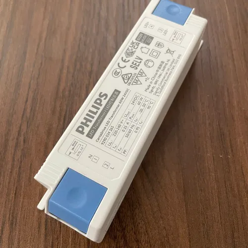 Kiến Tạo Ánh Sáng Hoàn Hảo. Khám Phá Nguồn Philips CertaDrive LED Transformer 60W 24VDC.