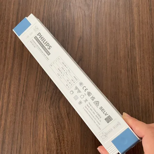 Nguồn Năng Lượng Cho Ánh Sáng Tinh Khiết. Philips CertaDrive LED Transformer 120W 24VDC. Khám Phá Ngay.