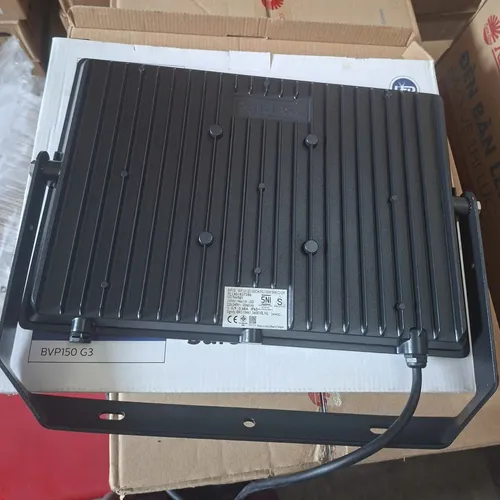 Thắp Sáng Tầm Nhìn, Kiến Tạo Tương Lai. Trải Nghiệm Đèn Pha Led Ngoài Trời Floodlight Philips BVP150 LED150/CW PSU 150W SWB G3 GM 6500K IP65.