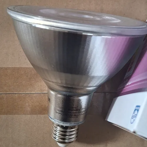 Kiến Tạo Không Gian Hoàn Hảo. Khám Phá Bóng Đèn Philips MASTER LEDspot PAR38 2700K DIM.