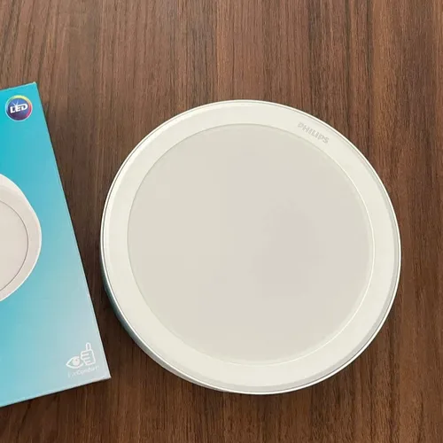 Ánh Sáng Tương Lai, Ngay Trên Trần Nhà Bạn. Khám Phá Đèn Downlight Ốp Trần Led Philips Eridani 12W.