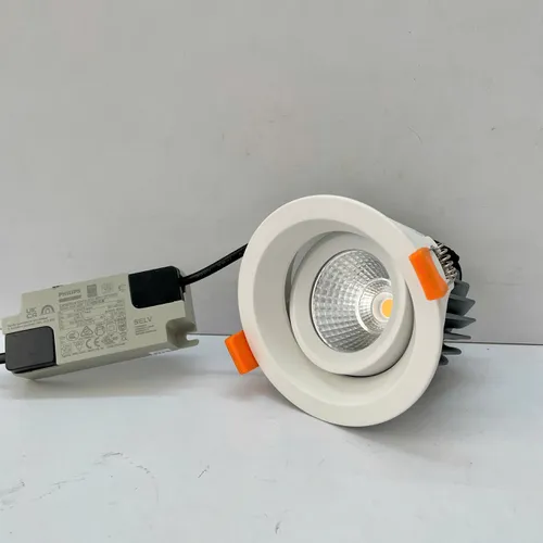 Tiết kiệm ngay với combo 2 bóng đèn LED Bulb Philips ESS LEDBulb 7W E27. Ánh Sáng Hoàn Hảo Cho Không Gian Của Bạn.
