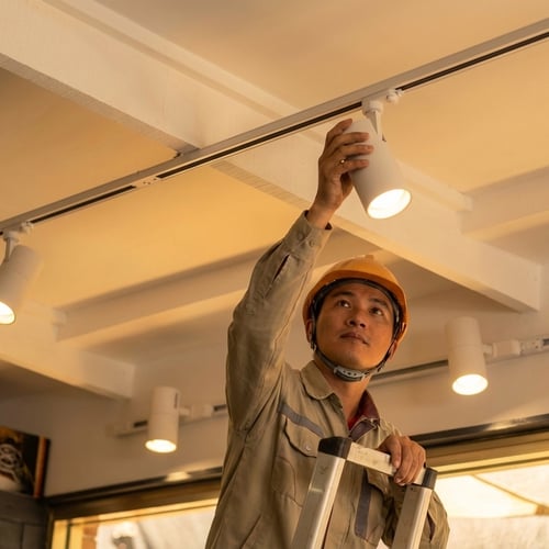 Đèn lắp thanh ray chiếu điểm Led Tracklighting Philips ST033T LED8/830 10W 220-240V I MB WH GM 3000K 850lm 24D – vỏ trắng: Kiến tạo không gian sống động. Khám phá ngay!