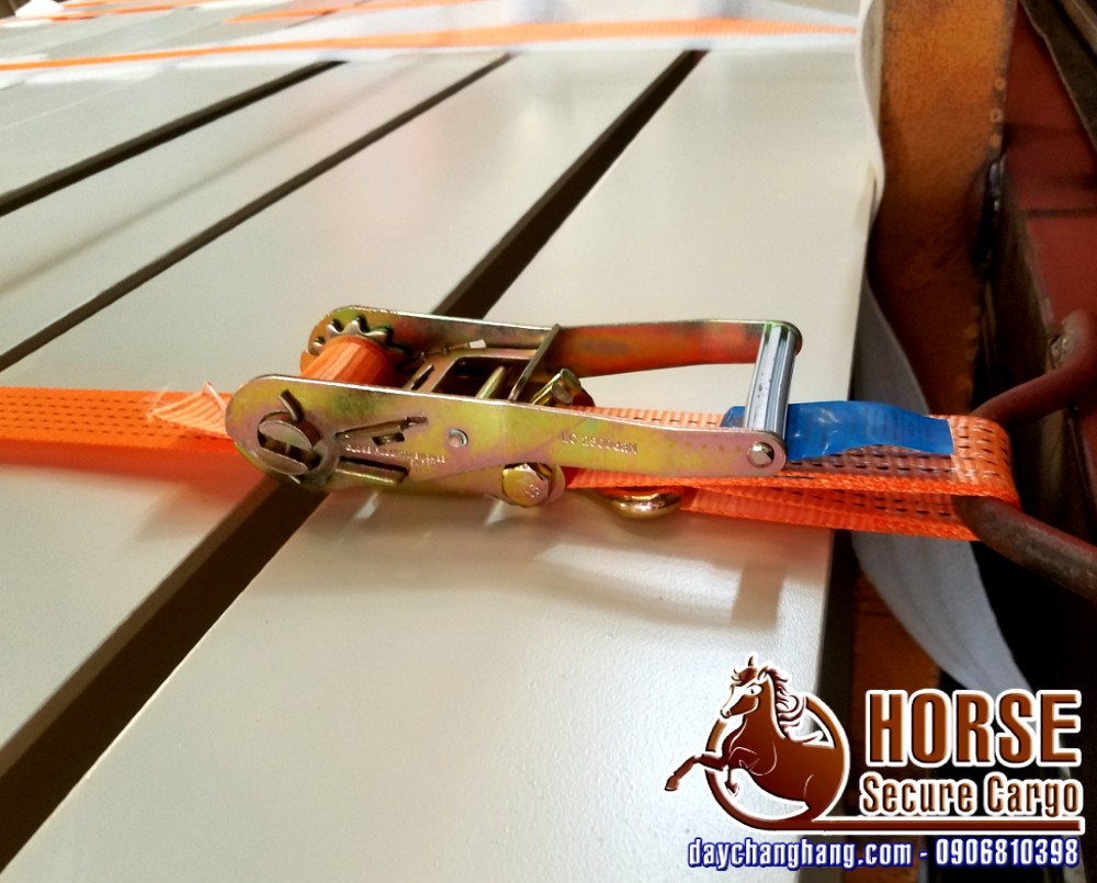 Ứng dụng dây chằng hàng có tăng đơ móc Ứng dụng dây chằng hàng có tăng đơ móc