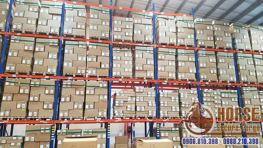 Ứng dụng dây thun bản chằng hàng trên pallet tại các kho xưởng Ứng dụng dây thun bản chằng hàng trên pallet tại các kho xưởng