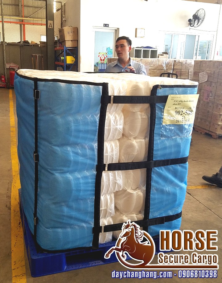 Lưới quấn pallet có tuổi thọ cao trung bình từ 3-5 năm Lưới quấn pallet có tuổi thọ cao trung bình từ 3-5 năm