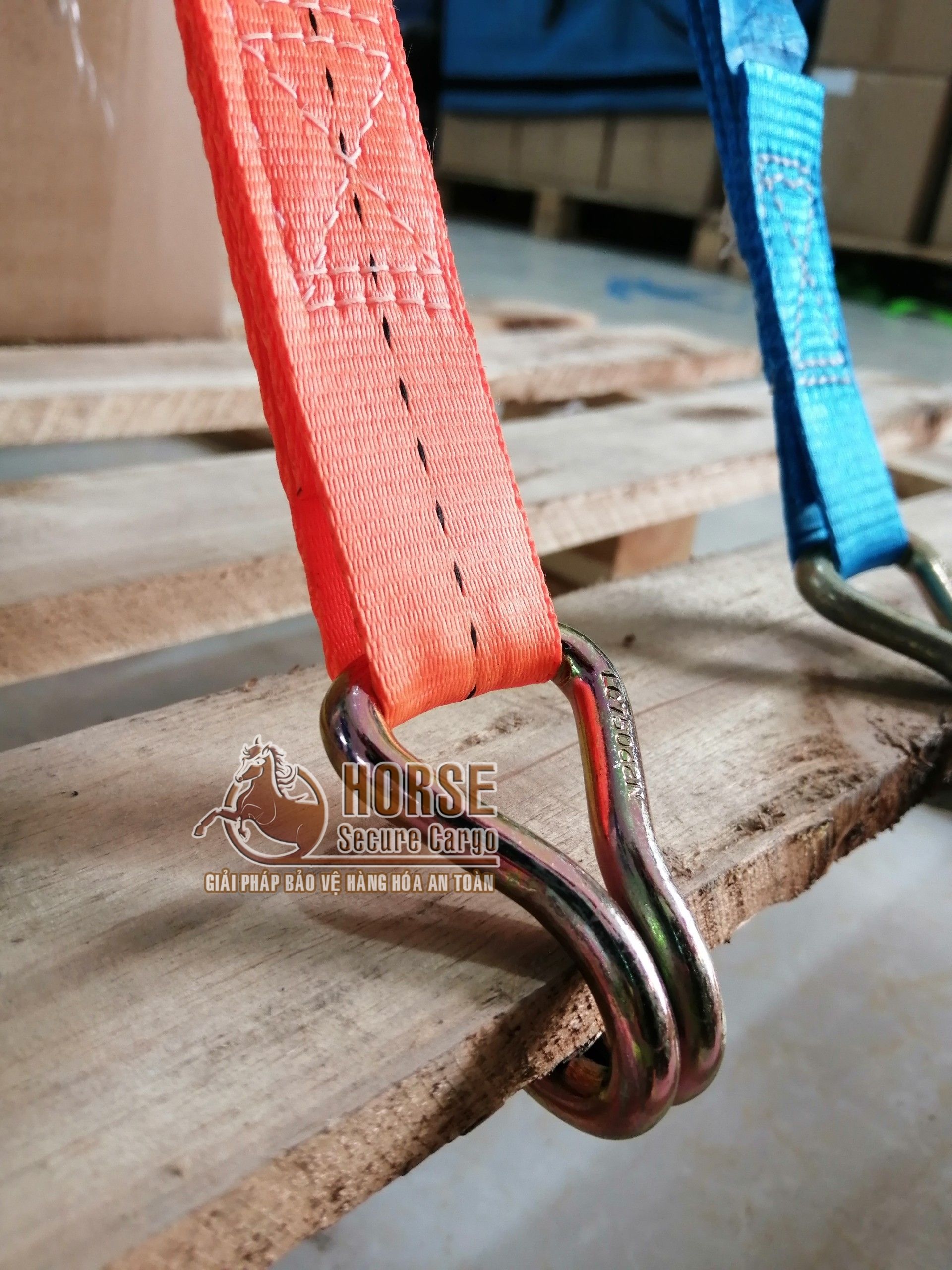 hình ảnh thực tế dây chằng hàng tăng đơ móc j hình ảnh thực tế dây chằng hàng tăng đơ móc j