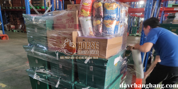 ở thời điểm hiện tại khá nhiều doanh nghiệp vẫn sử dụng màng PE gây lãng phí ở thời điểm hiện tại khá nhiều doanh nghiệp vẫn sử dụng màng PE gây lãng phí