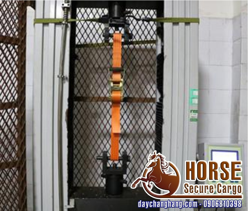 Kiểm tra lực kéo đứt dây chằng hàng có tăng đơ trước khi xuất xưởng Kiểm tra lực kéo đứt dây chằng hàng có tăng đơ trước khi xuất xưởng