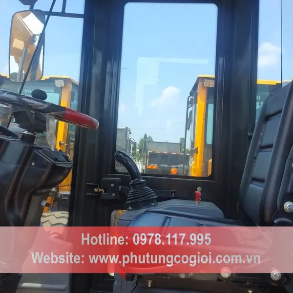 Máy xúc lật mini gầu 0.8m3