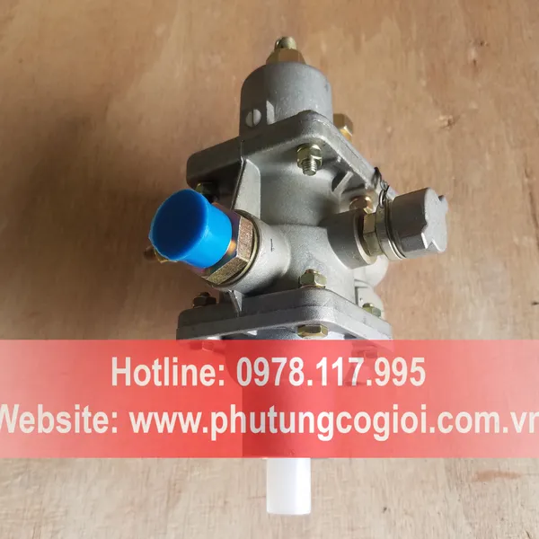 Cóc Xả Hơi Máy Xúc Lật