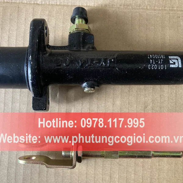 Tổng Côn Trên Và Dưới Xe Lu