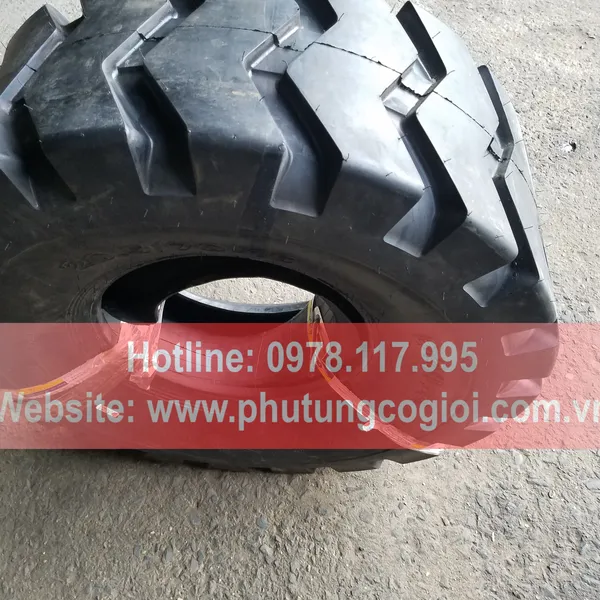 Vỏ máy xúc lật 16/70-24