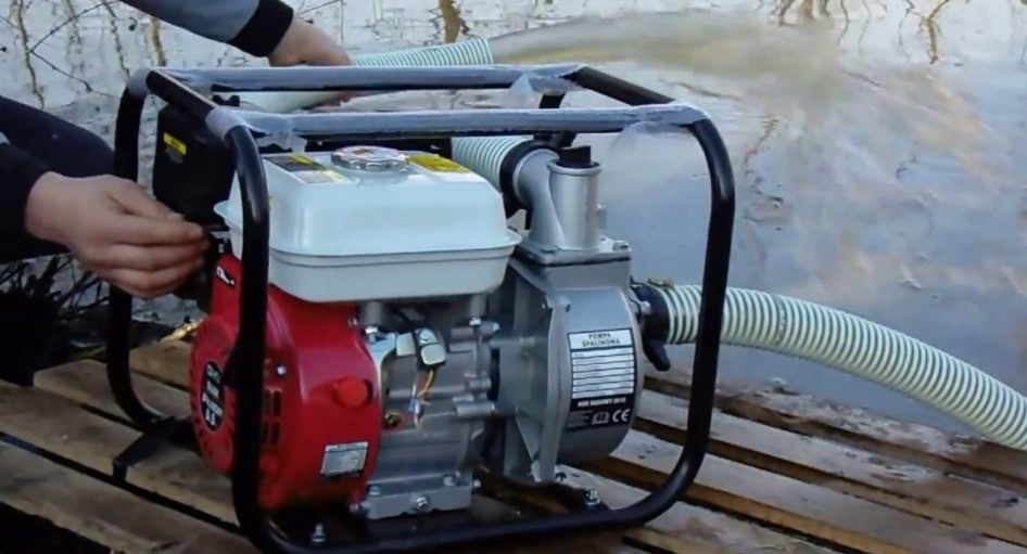 Địa chỉ mua máy bơm nước chạy xăng bảo hành chính hãng Địa chỉ mua máy bơm nước chạy xăng bảo hành chính hãng