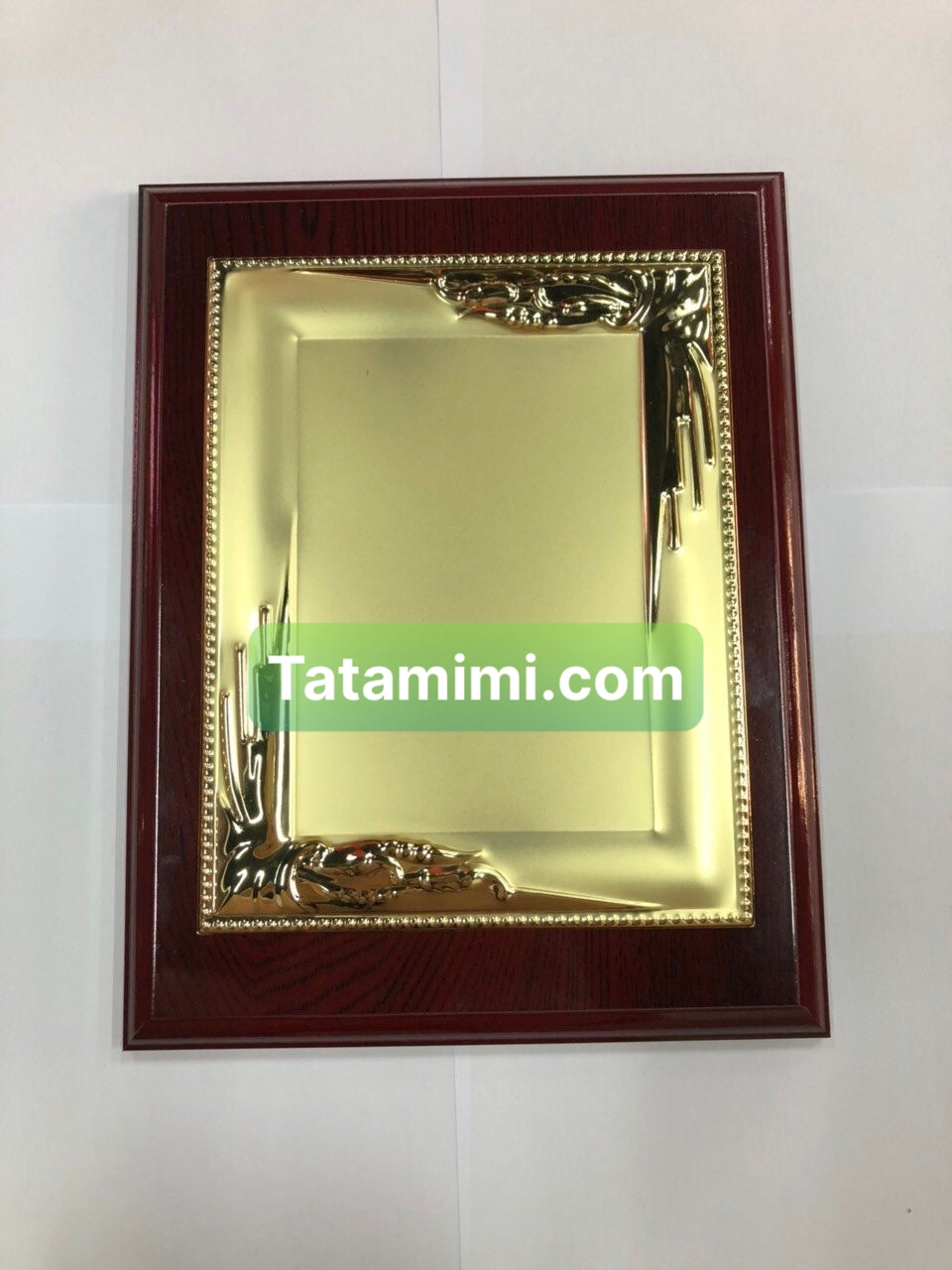 Bảng vinh danh có khổ ngang và đứng
